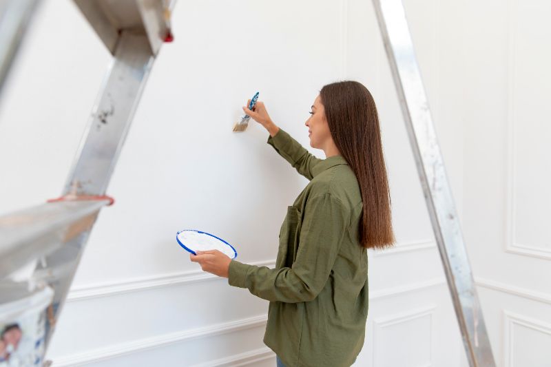 Helle Farben in einer kleinen Wohnung