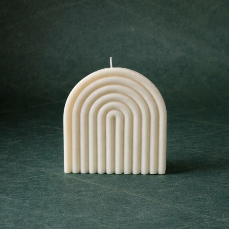 Handgefertigte Regenbogenkerze aus hochwertigem Wachs