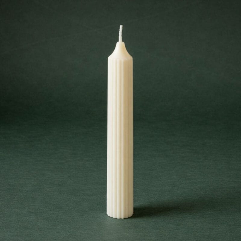 Hochwertige Stabkerze mit gerilltem Design