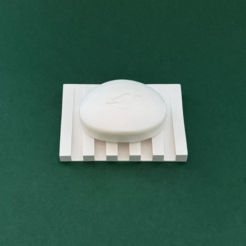 Minimalistische Seifenschale mit einseitigen Rillen